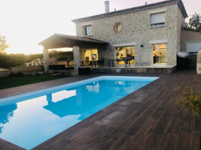 LA BASTIDE DU SOLEIL avec piscine, calme, randonnée à proximité